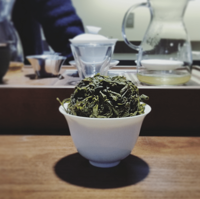 gaiwan full of leaves